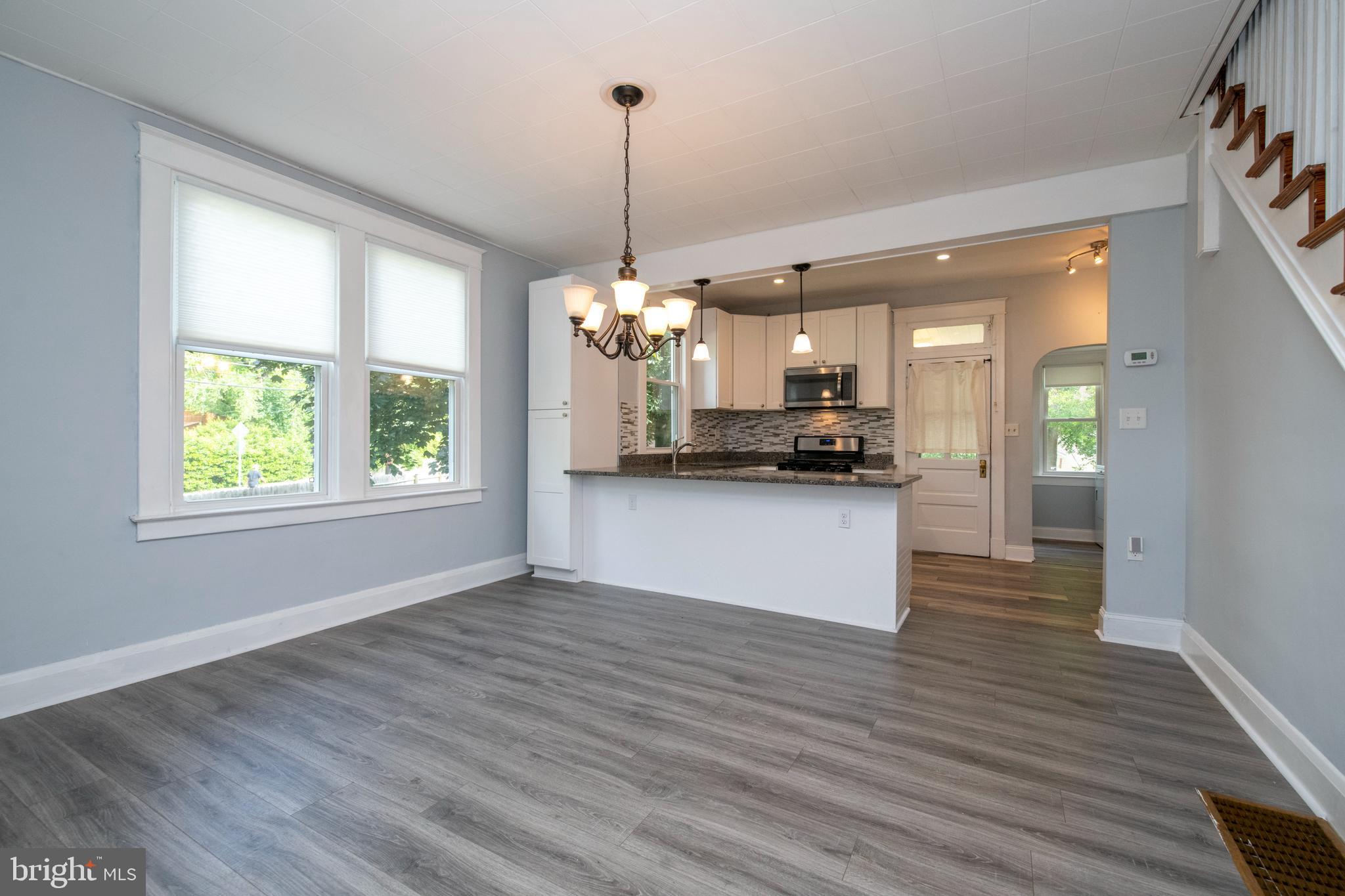 334 Ridge Avenue Towson, MD 21286 - Photo 11 of 40 Dining area looking into kitchen