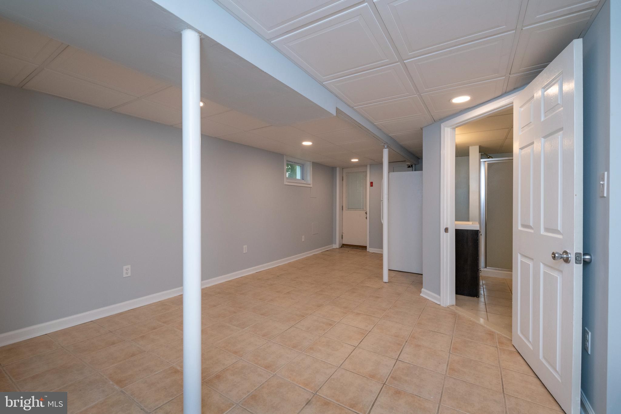334 Ridge Avenue Towson, MD 21286 - Photo 27 of 40 Lower level with high ceilings!