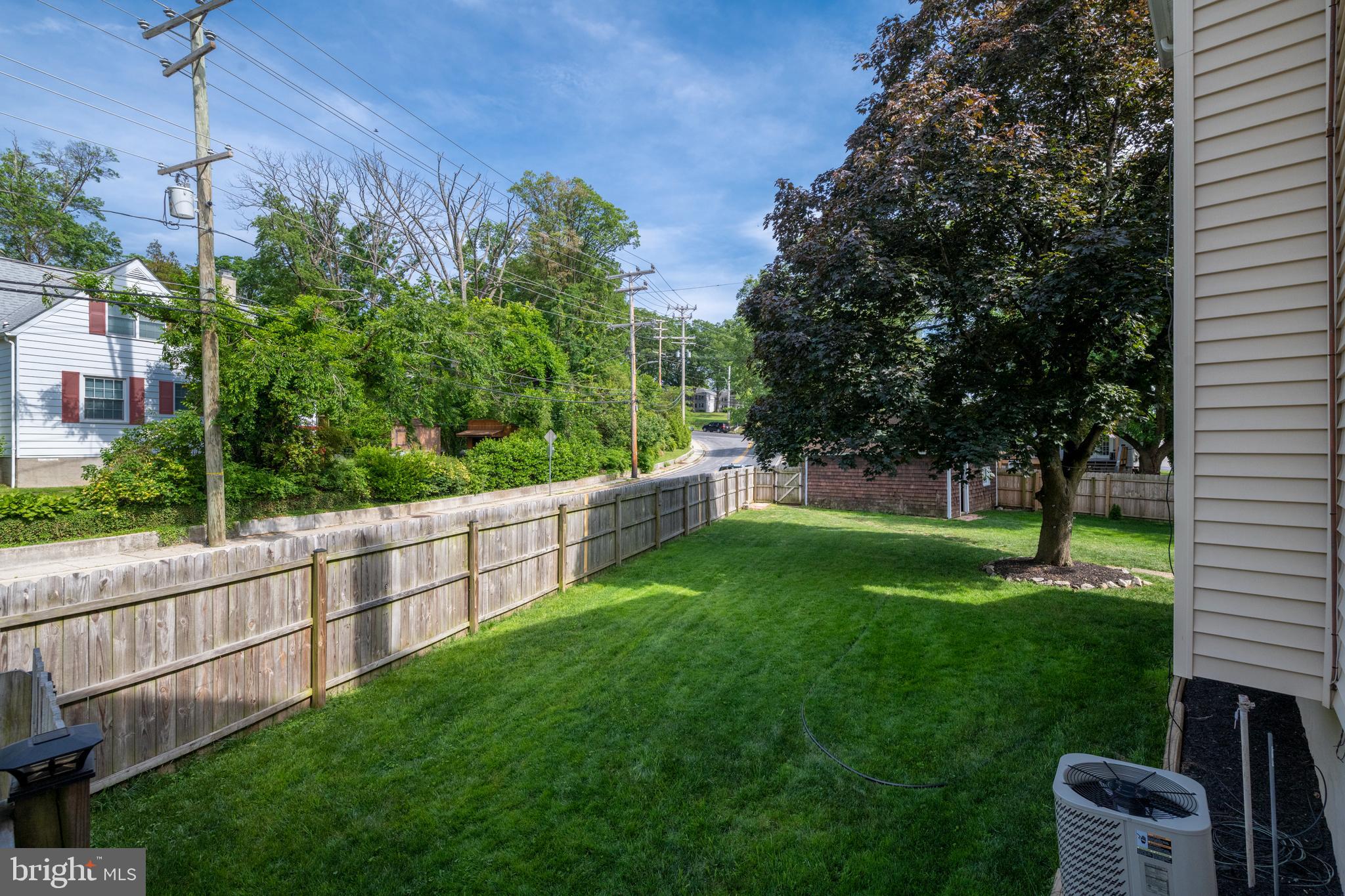 334 Ridge Avenue Towson, MD 21286 - Photo 36 of 40 Side yard