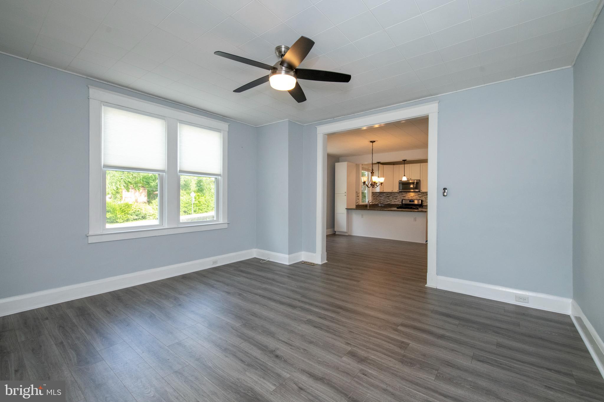 334 Ridge Avenue Towson, MD 21286 - Photo 5 of 40 Family room looking into eat in kitchen!