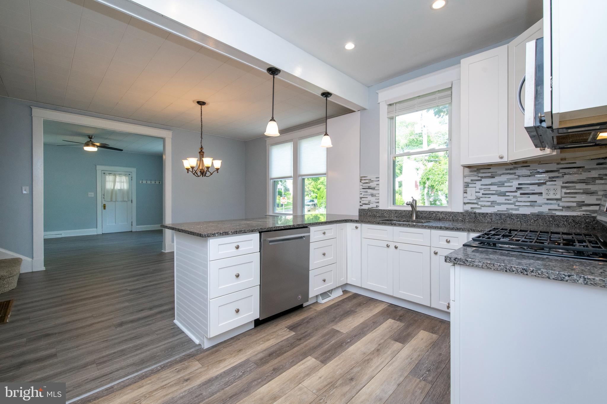 334 Ridge Avenue Towson, MD 21286 - Photo 40 of 40 Main level open floorplan!