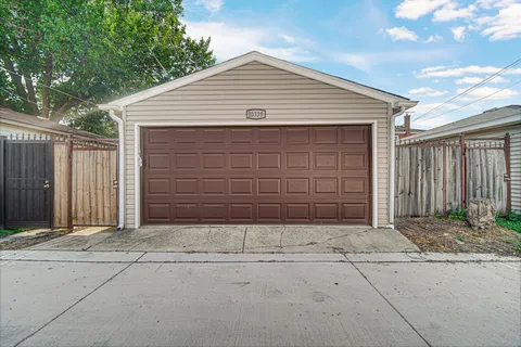$245,000 | 10339 South Calumet Avenue, Chicago, IL 60628