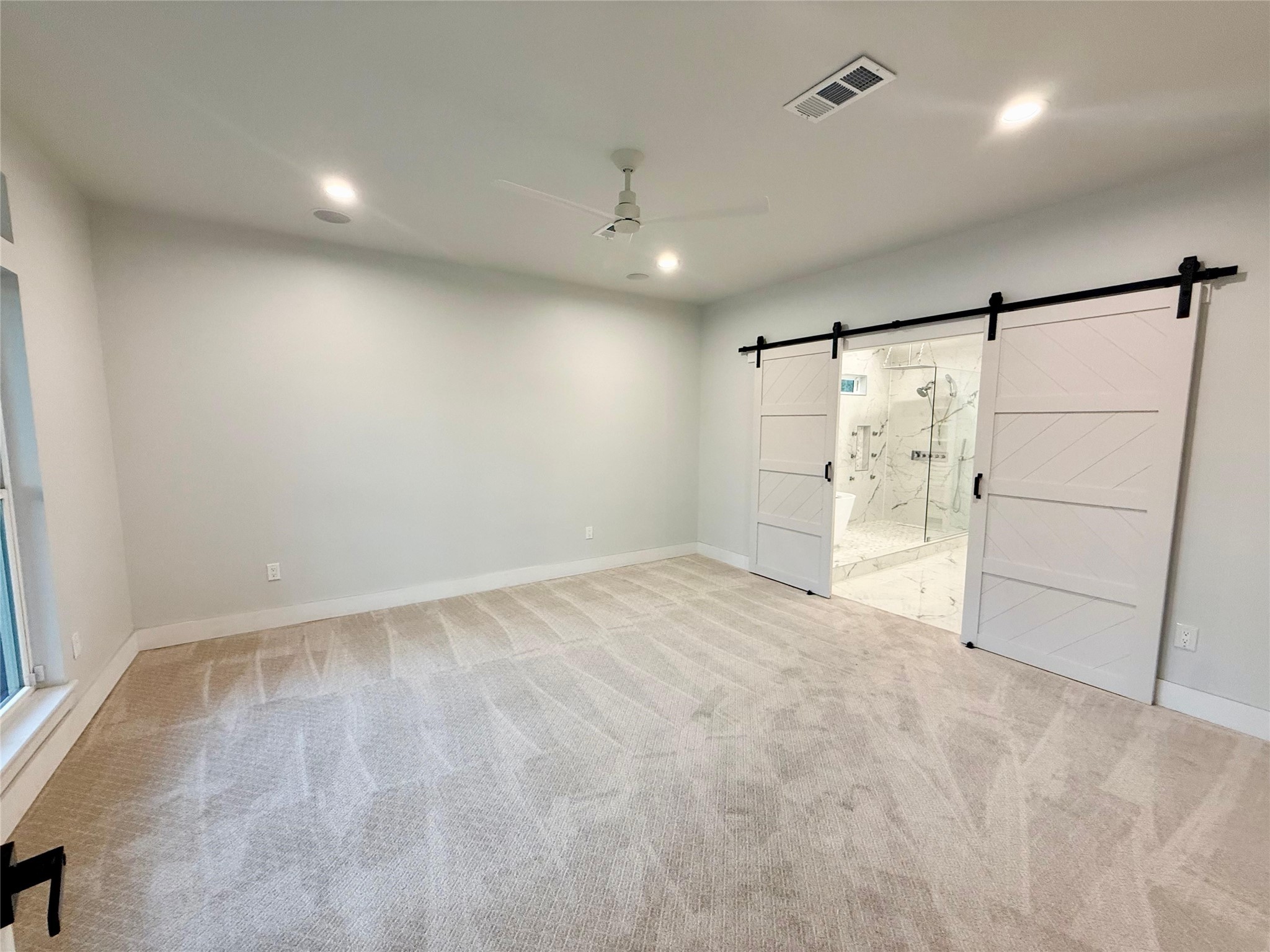 1617 Common Street Houston, TX 77009 - Photo 17 of 50 a view of a garage