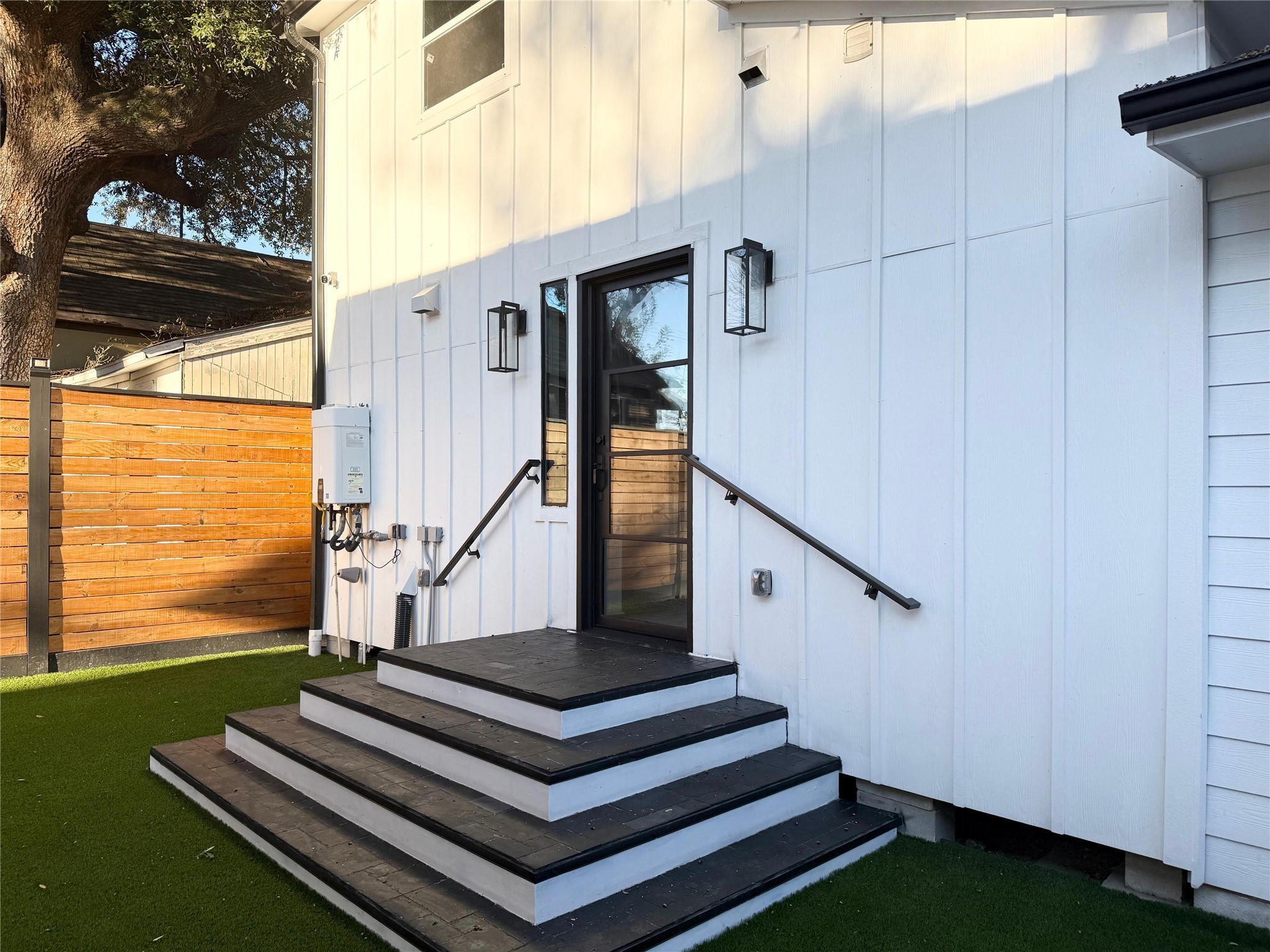 1617 Common Street Houston, TX 77009 - Photo 38 of 50 a view of entryway and hall with wooden floor