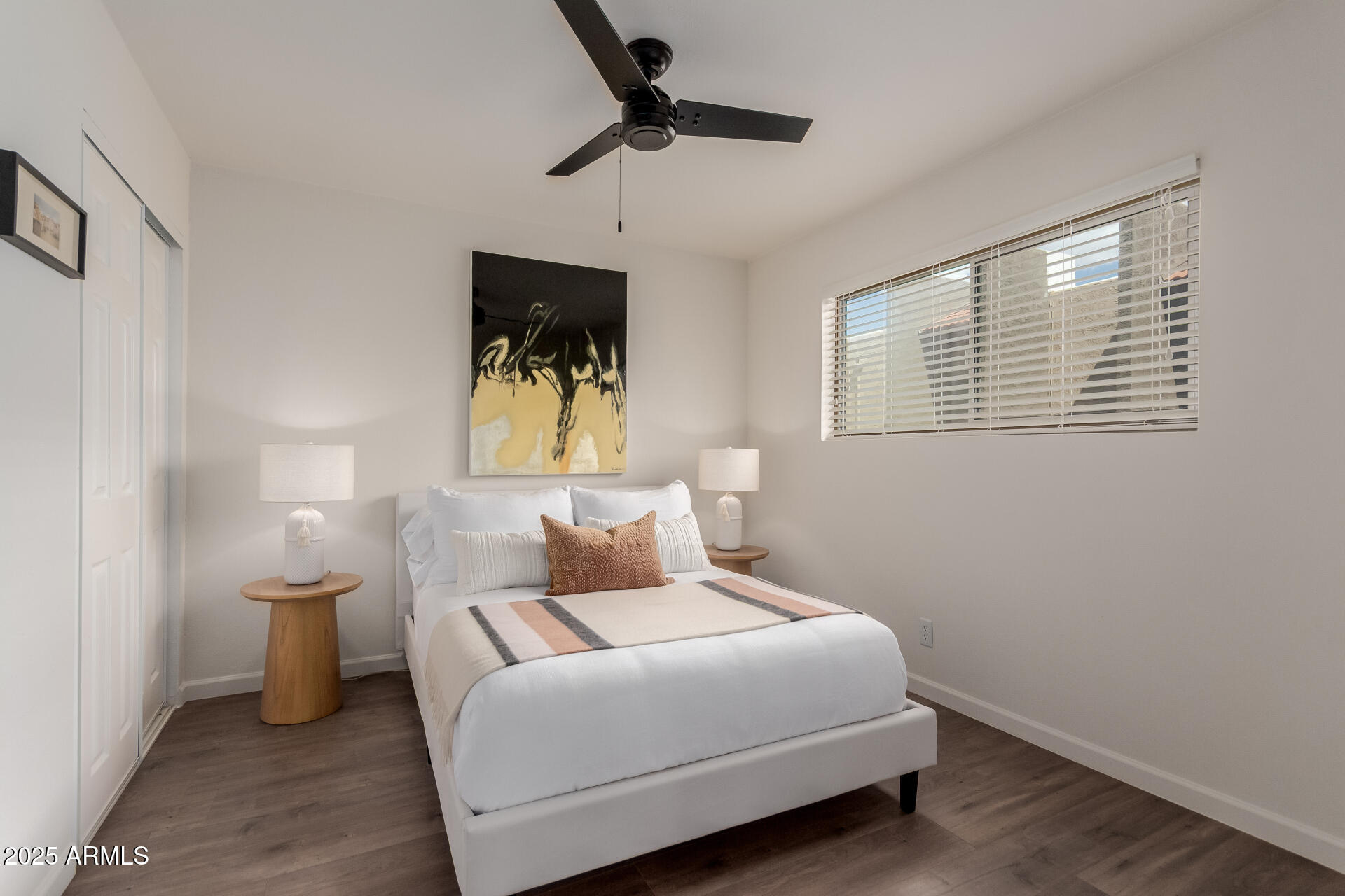 5525 East Thomas Road, Unit M12 Phoenix, AZ 85018 - Photo 21 of 42 Bedroom 2