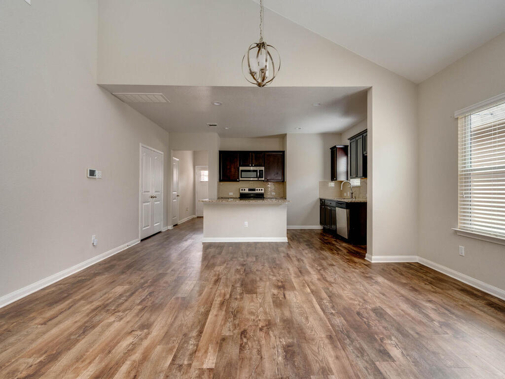 688 Donegal Lane Georgetown, TX 78626 - Photo 13 of 33