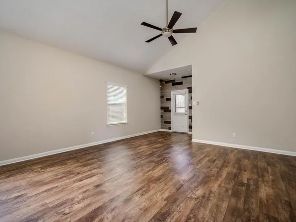 $2,100 | 688 Donegal Lane, Georgetown, TX 78626