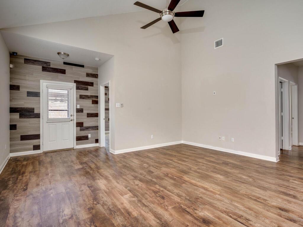 688 Donegal Lane Georgetown, TX 78626 - Photo 15 of 33