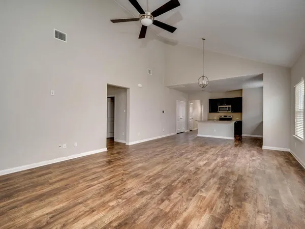 $2,100 | 688 Donegal Lane, Georgetown, TX 78626