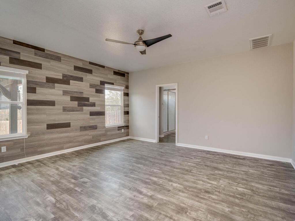 688 Donegal Lane Georgetown, TX 78626 - Photo 18 of 33