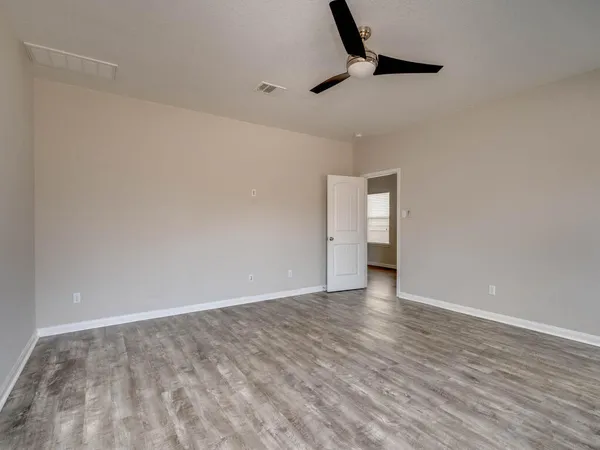 $2,100 | 688 Donegal Lane, Georgetown, TX 78626