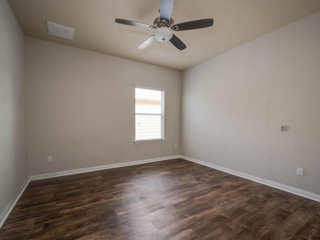 688 Donegal Lane Georgetown, TX 78626 - Photo 25 of 33