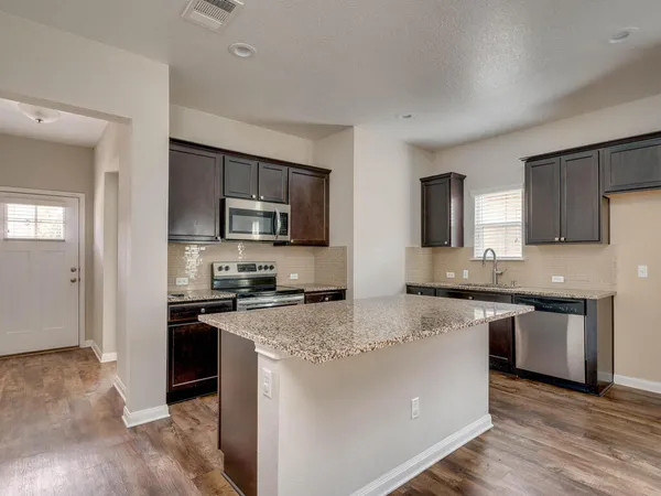 $2,100 | 688 Donegal Lane, Georgetown, TX 78626