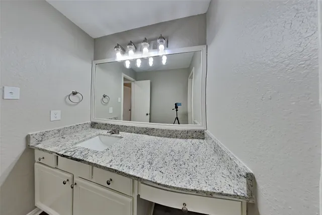 $2,450 | 22723 West Waterlake, Richmond, TX 77406