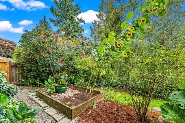 a view of an outdoor space with seating area