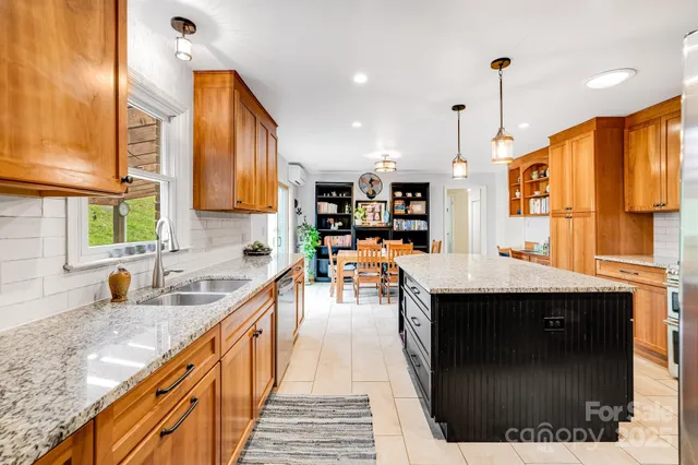 $845,000 | 6334 Jacks Creek Road, Burnsville, NC 28714