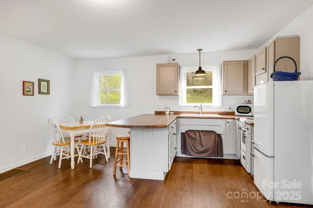 $845,000 | 6334 Jacks Creek Road, Burnsville, NC 28714