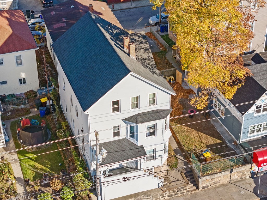 682 Eastern Avenue Fall River, MA 02723 - Photo 3 of 30