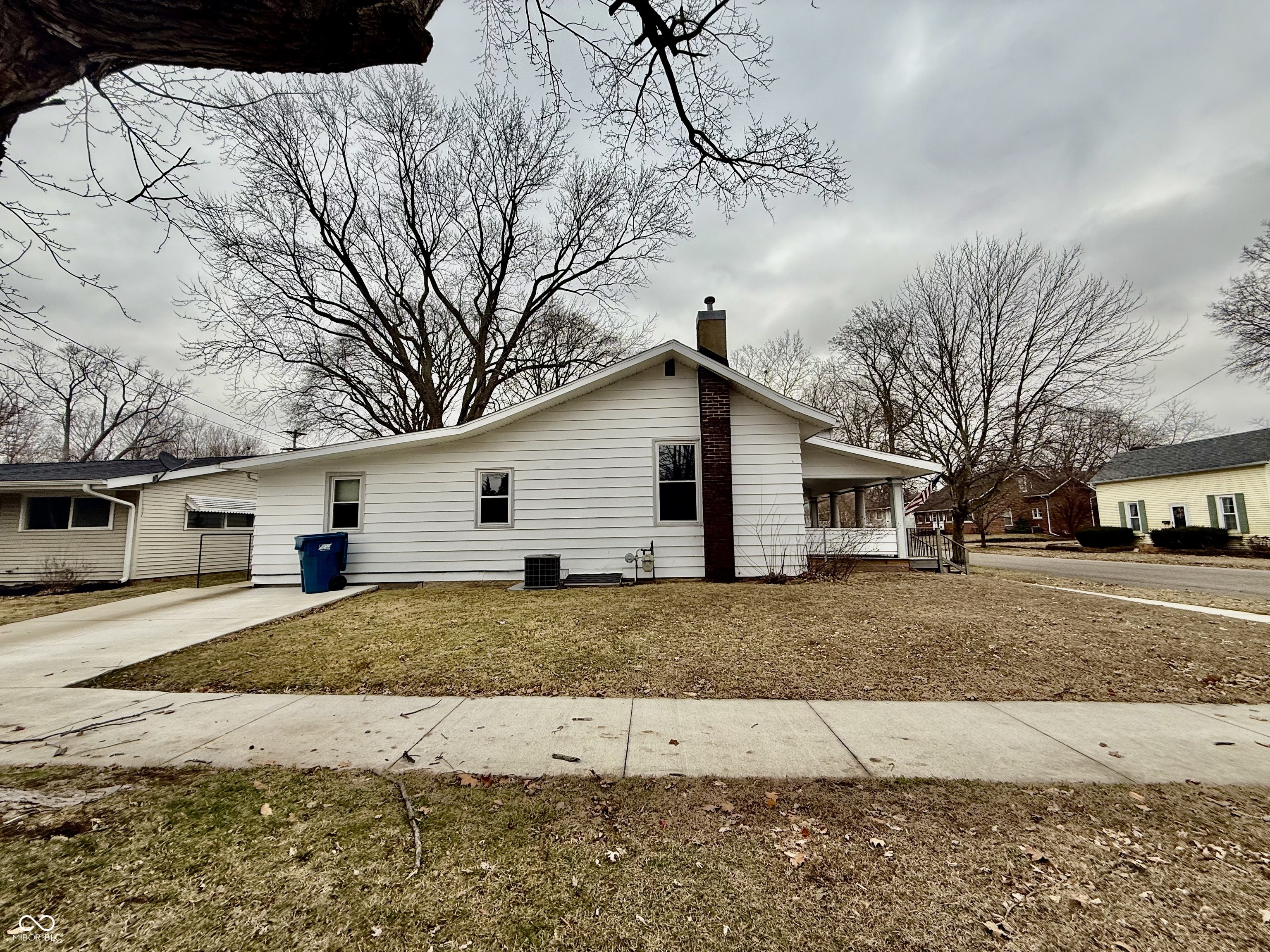 801 Washington Street Covington, IN 47932 - Photo 4 of 18