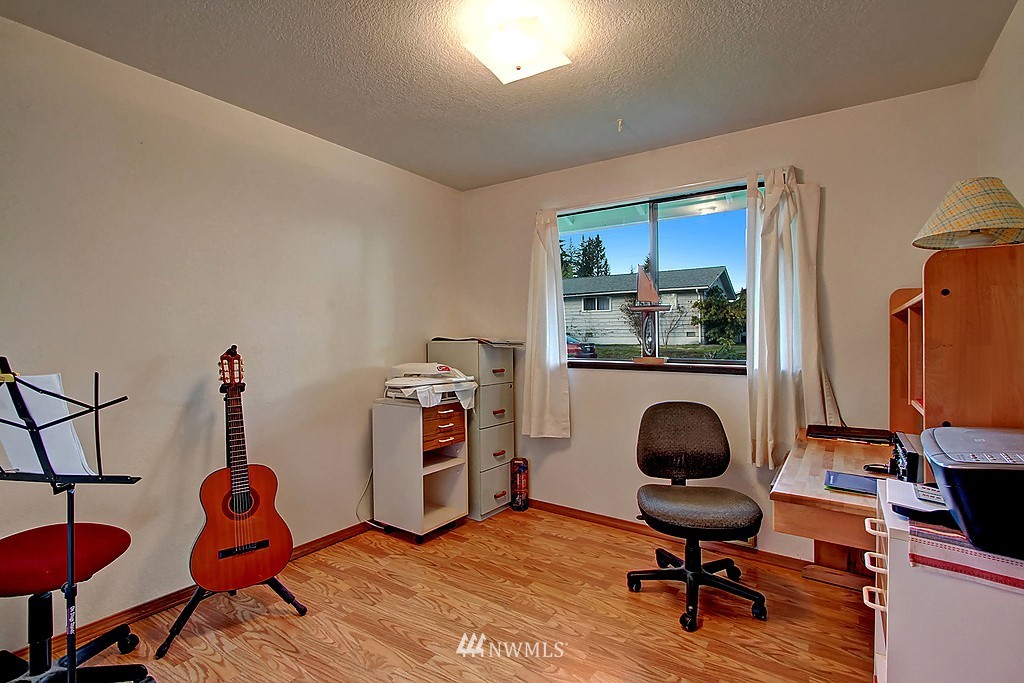 7029 Lower Ridge Road Everett, WA 98203 - Photo 12 of 19