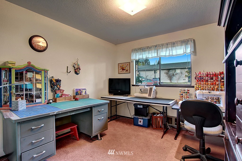 7029 Lower Ridge Road Everett, WA 98203 - Photo 13 of 19