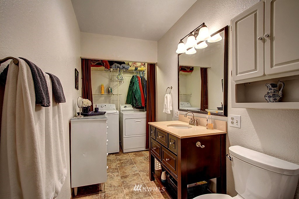 7029 Lower Ridge Road Everett, WA 98203 - Photo 15 of 19