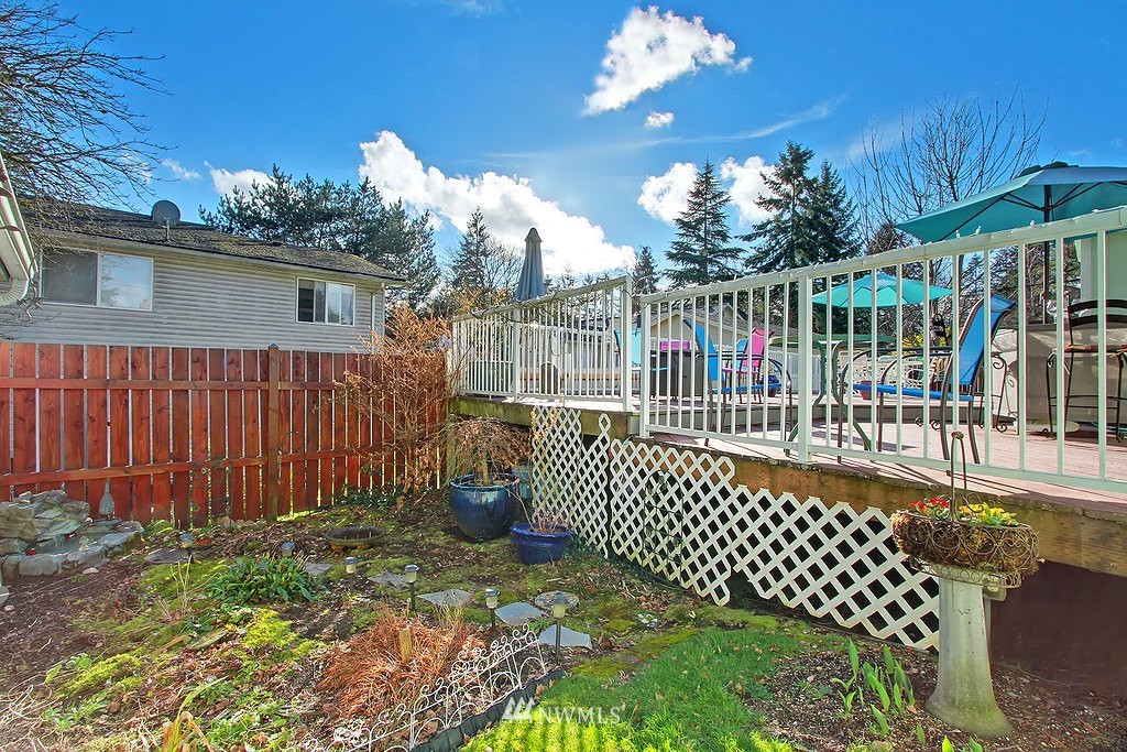 7029 Lower Ridge Road Everett, WA 98203 - Photo 18 of 19