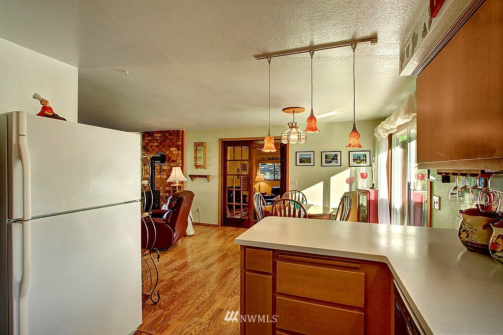 7029 Lower Ridge Road Everett, WA 98203 - Photo 6 of 19