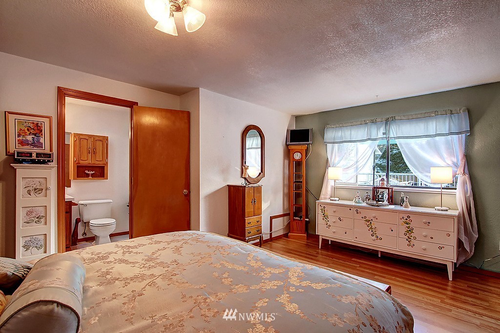 7029 Lower Ridge Road Everett, WA 98203 - Photo 10 of 19