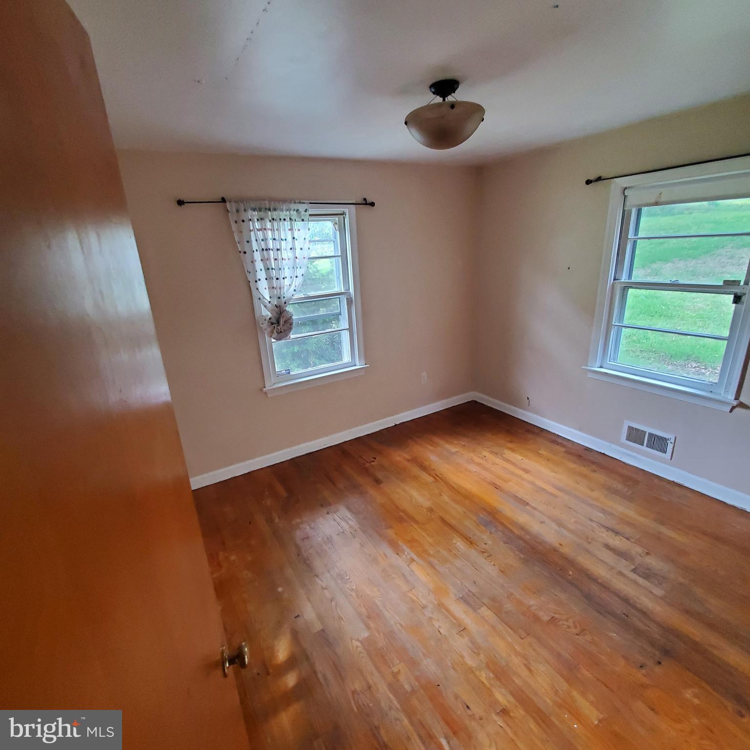 4902 Henderson Road Temple Hills, MD 20748 - Photo 10 of 17 Gallery Image 10