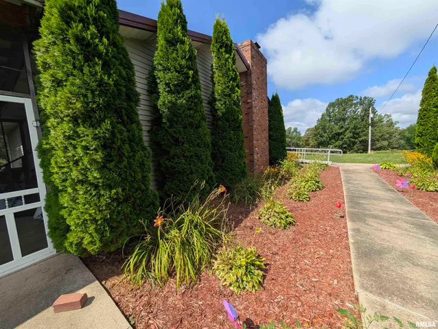 $189,900 | 425 Peak Road, Harrisburg, IL 62946