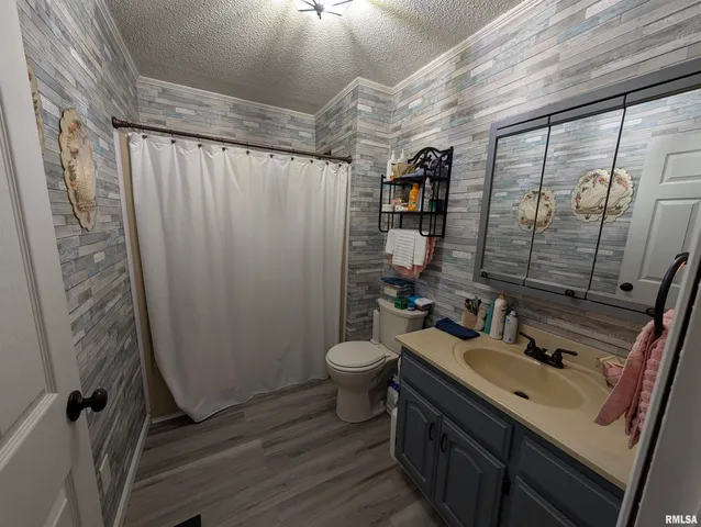 $189,900 | 425 Peak Road, Harrisburg, IL 62946