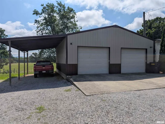 $189,900 | 425 Peak Road, Harrisburg, IL 62946