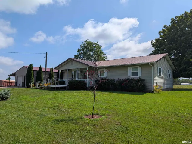 $189,900 | 425 Peak Road, Harrisburg, IL 62946