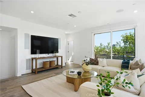 $1,749,000 | 627 Cardiff Reef, Costa Mesa, CA 92627