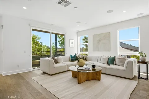 $1,749,000 | 627 Cardiff Reef, Costa Mesa, CA 92627