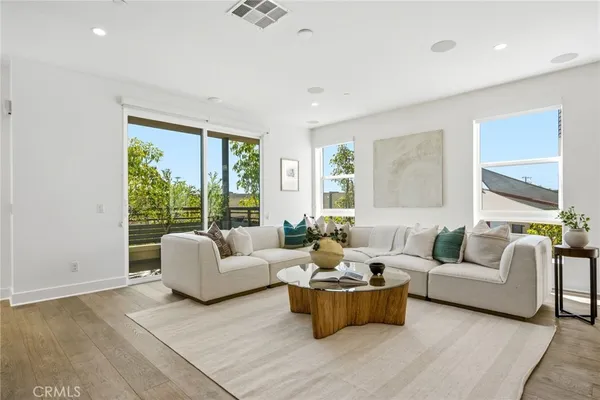 $1,799,000 | 627 Cardiff Reef, Costa Mesa, CA 92627