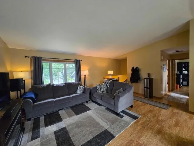 $2,500 | 161 Sunflower Lane, Lino Lakes, MN 55014