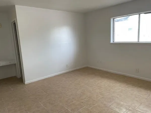 $1,900 | 1066 Burkshire Drive, Corpus Christi, TX 78412