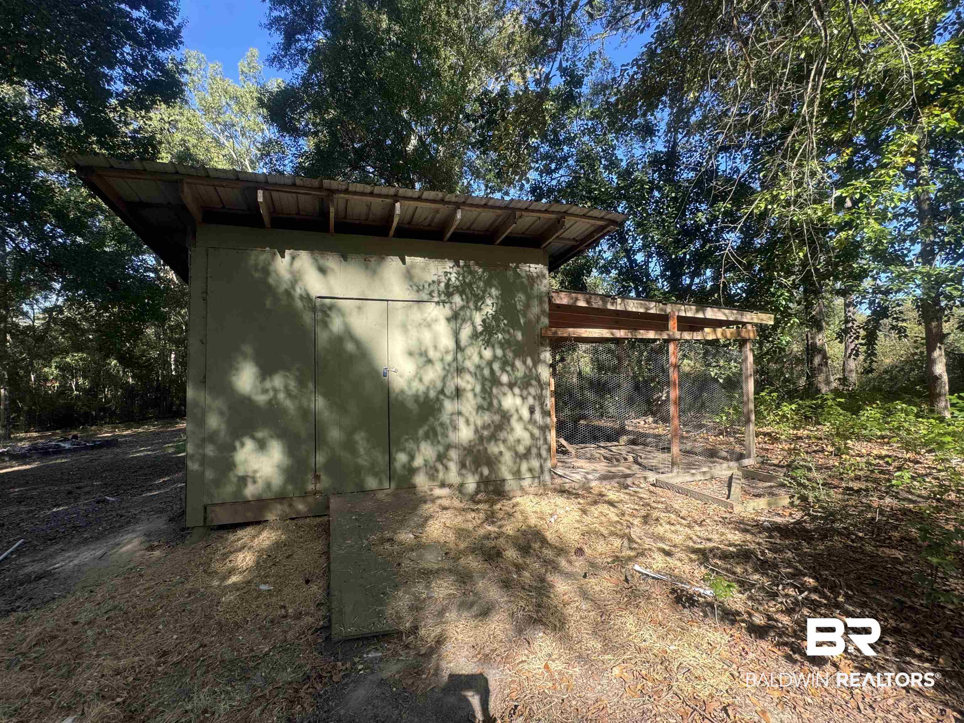 3097 Old Castleberry Road Brewton, AL 36426 - Photo 40 of 49 barn/ chicken coop