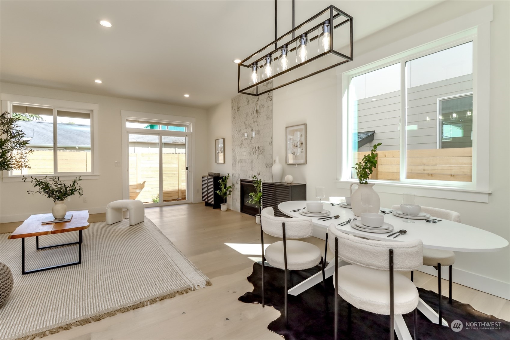 10448 3rd Avenue Southwest Seattle, WA 98146 - Photo 11 of 37