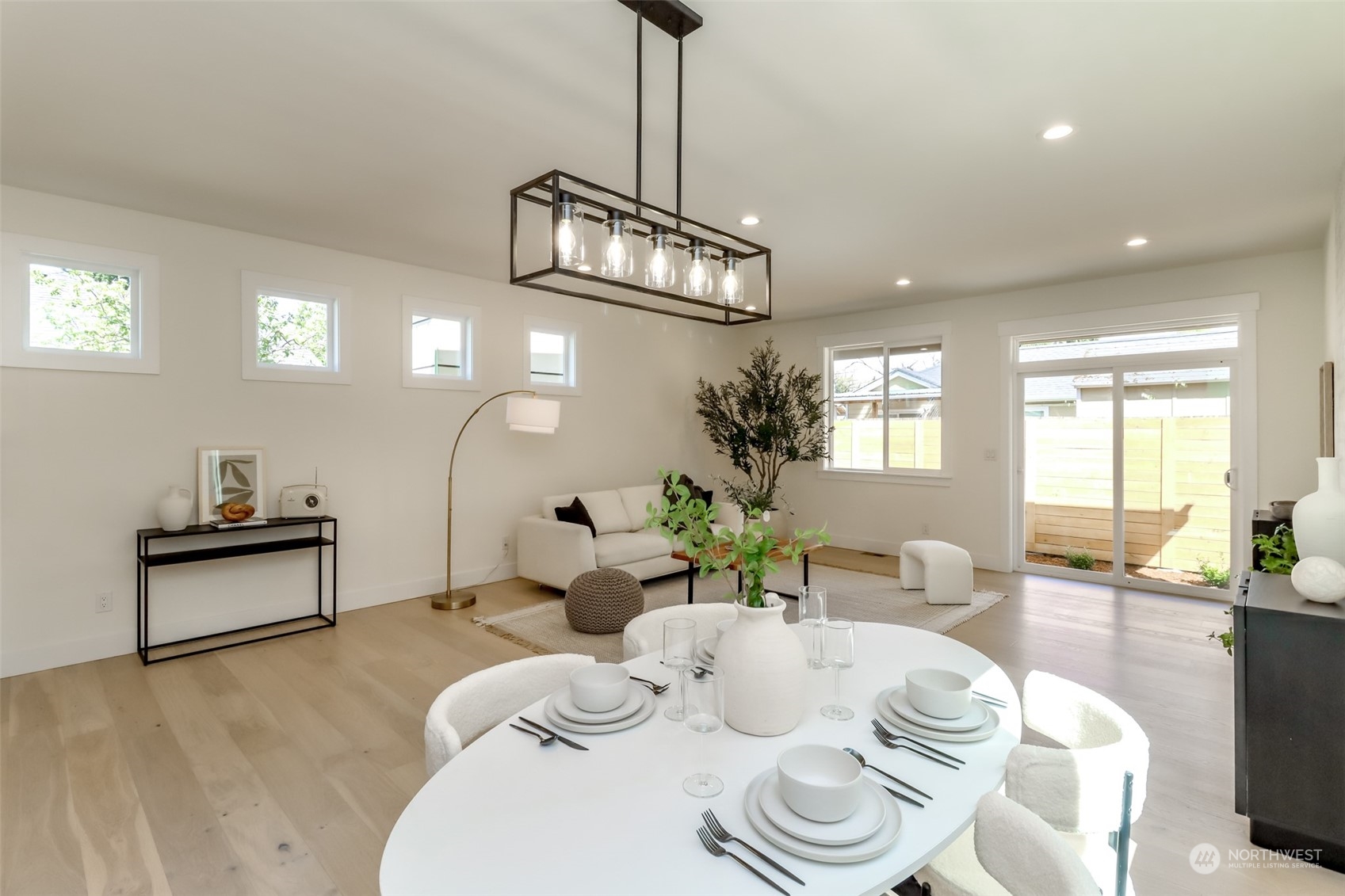 10448 3rd Avenue Southwest Seattle, WA 98146 - Photo 12 of 37