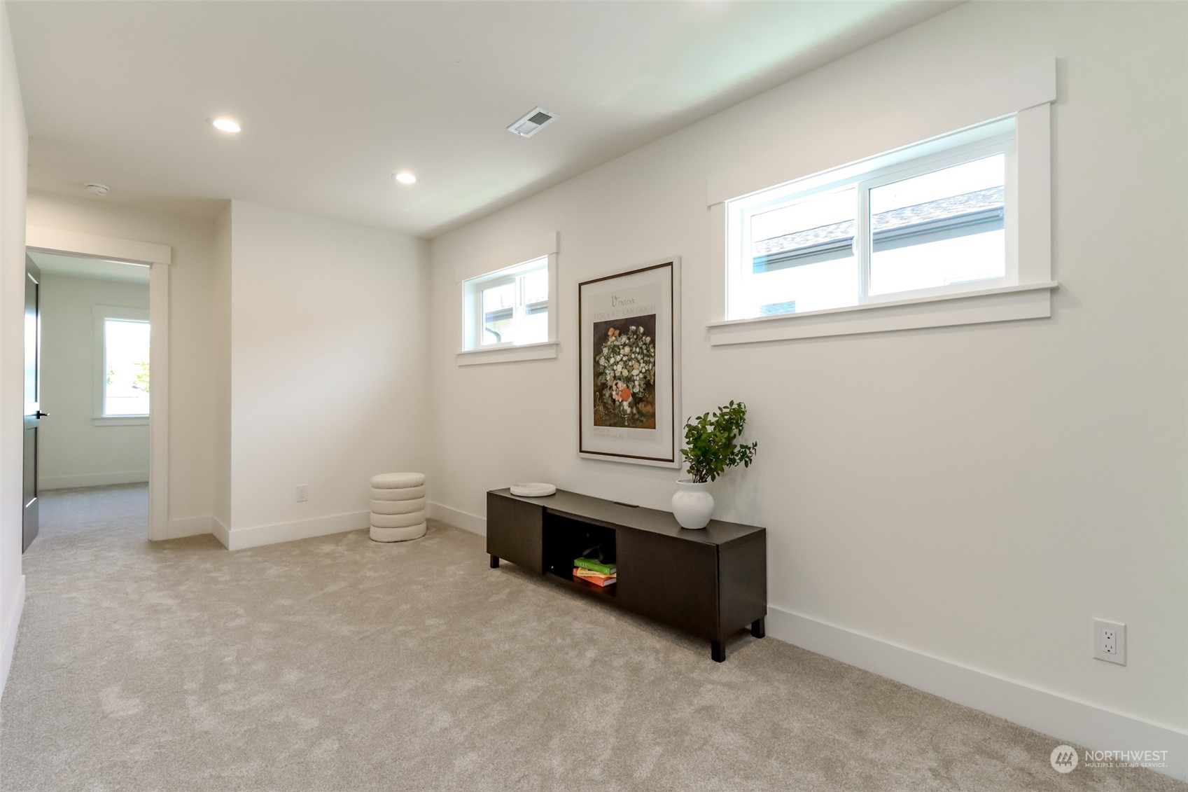 10448 3rd Avenue Southwest Seattle, WA 98146 - Photo 18 of 37