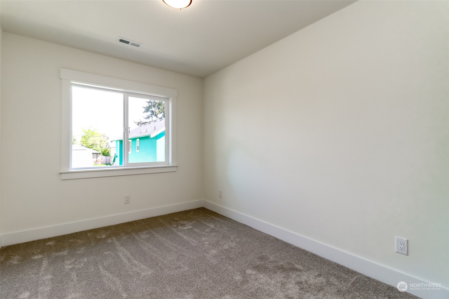 10448 3rd Avenue Southwest Seattle, WA 98146 - Photo 20 of 37