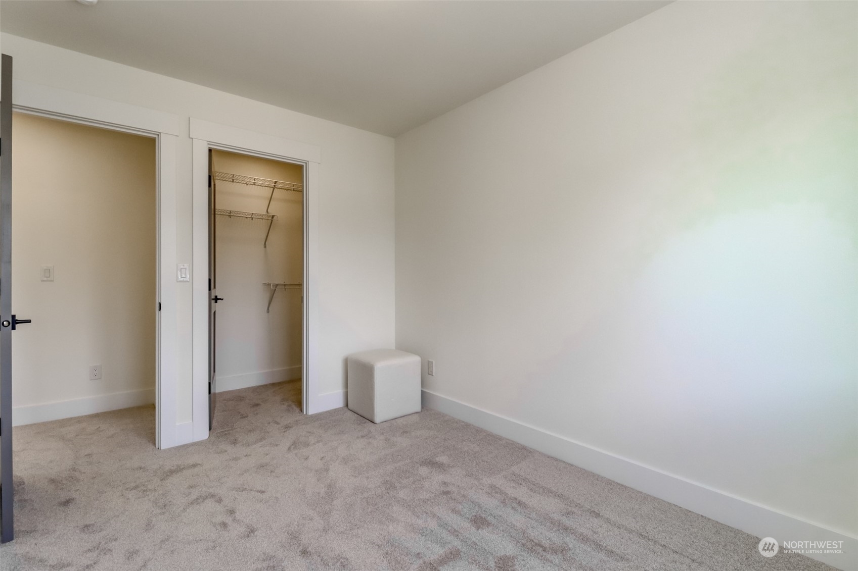 10448 3rd Avenue Southwest Seattle, WA 98146 - Photo 23 of 37