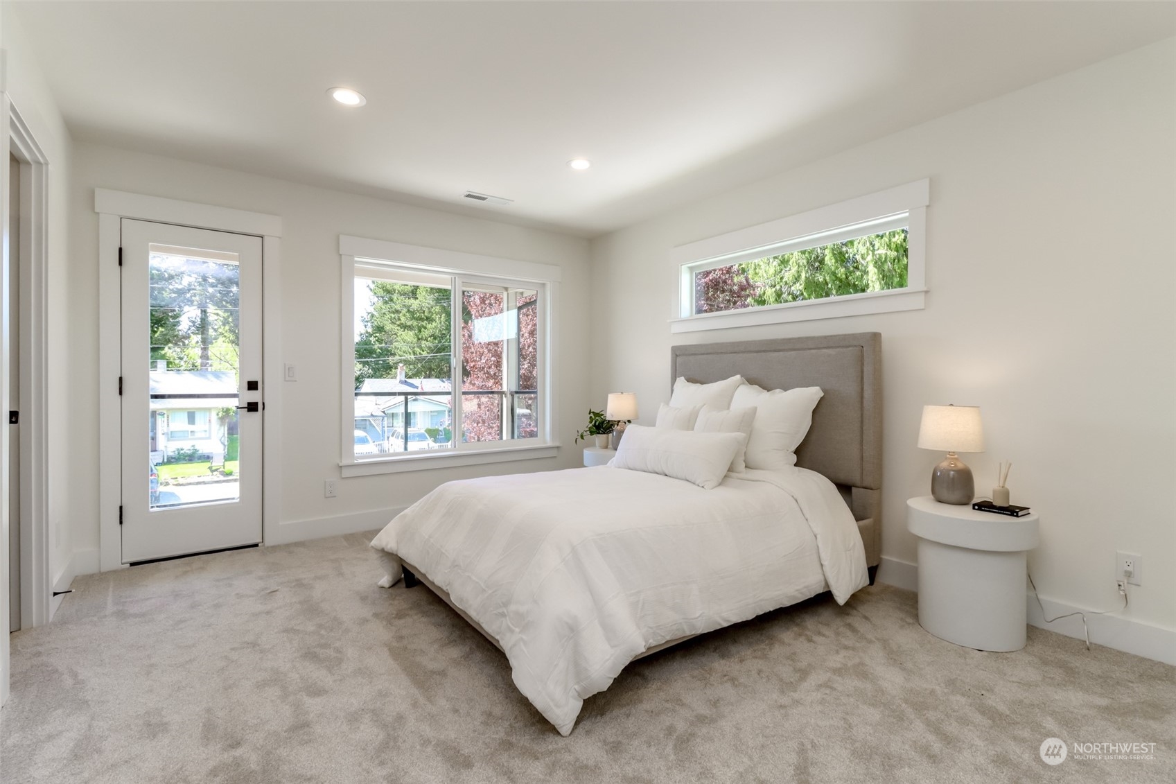 10448 3rd Avenue Southwest Seattle, WA 98146 - Photo 26 of 37