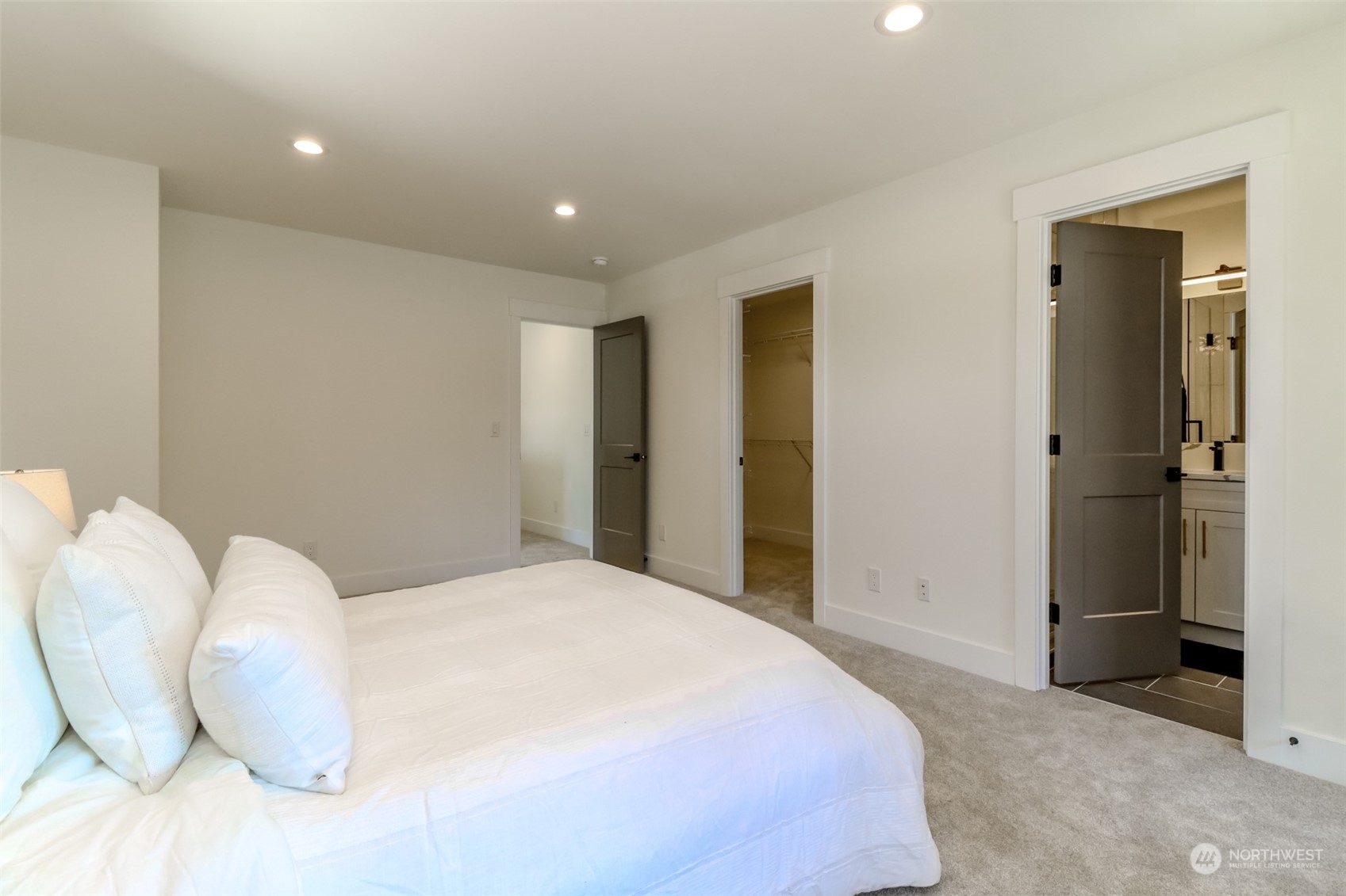 10448 3rd Avenue Southwest Seattle, WA 98146 - Photo 29 of 37