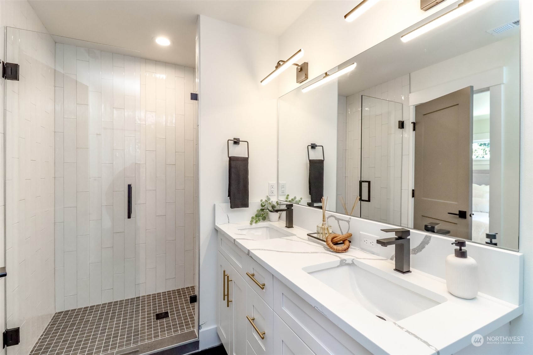 10448 3rd Avenue Southwest Seattle, WA 98146 - Photo 32 of 37