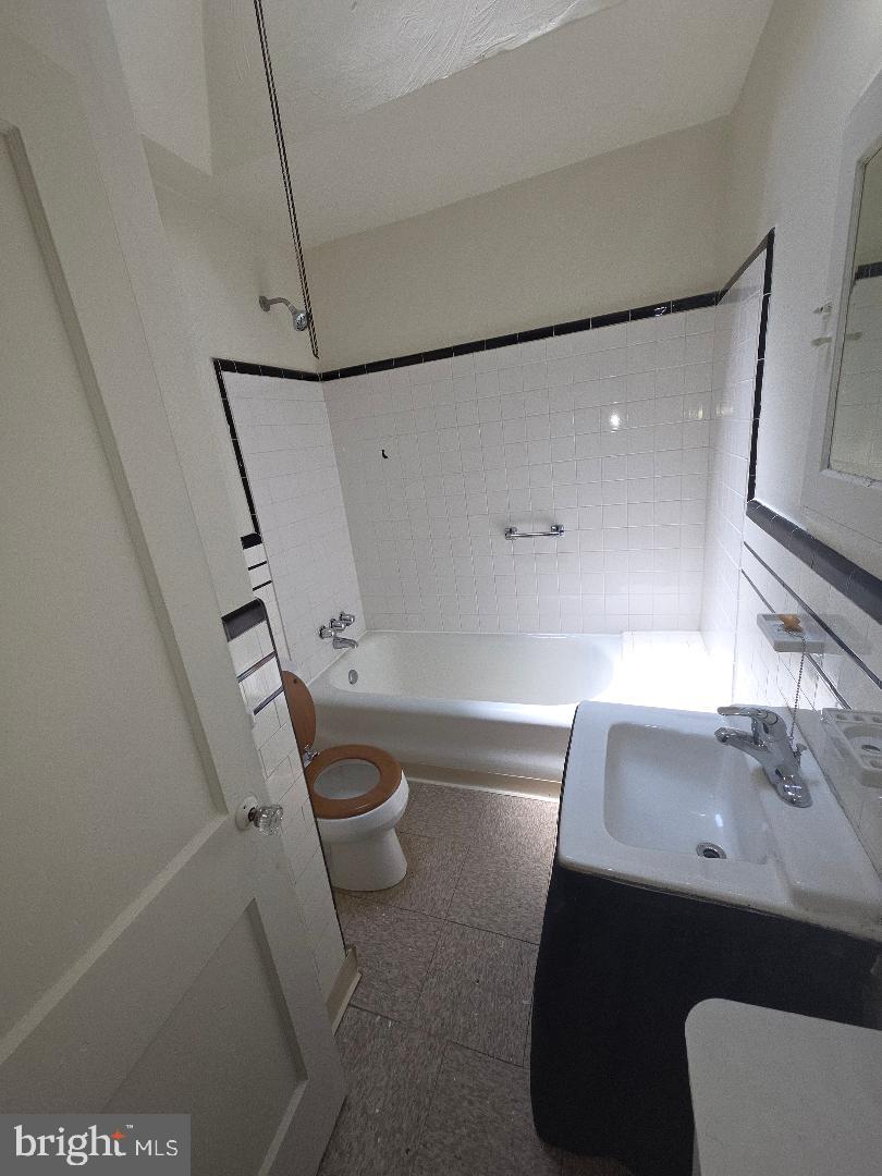 434 Hampden Road Upper Darby, PA 19082 - Photo 11 of 13