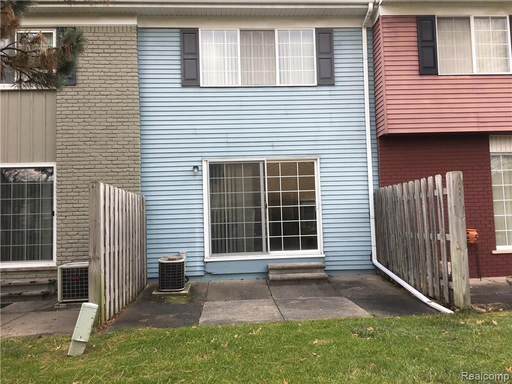32272 West 12 Mile Road, Unit 29 Farmington, MI 48334 - Photo 3 of 13